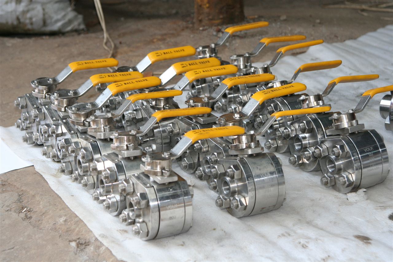 Q11N内螺纹高压球阀