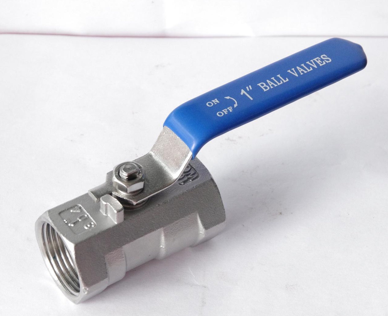 Q11F不锈钢丝口球阀